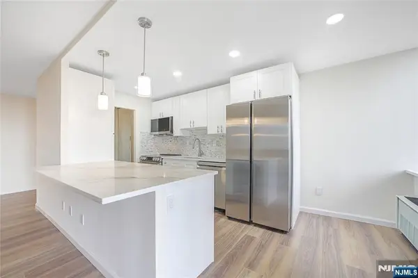 200 Winston 1001, Cliffside Park, NJ 07010