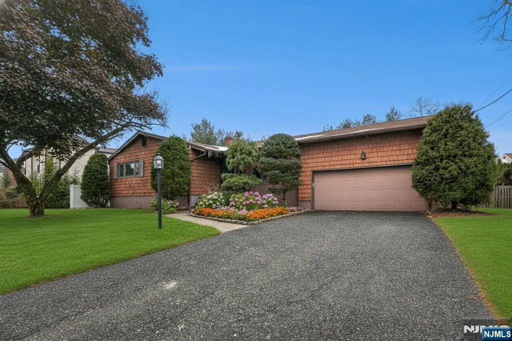 44 Lynn, Englewood Cliffs, NJ 07632 - #1