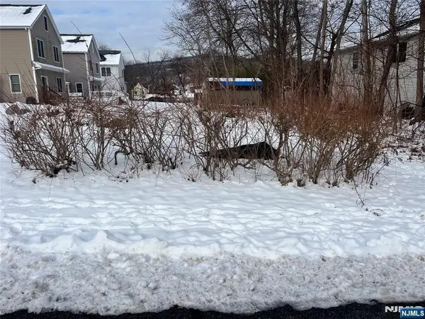 Avenue B, Mahwah, NJ 07430