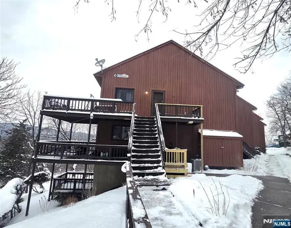 23 Wimbledon Drive 10, Vernon, NJ 07462