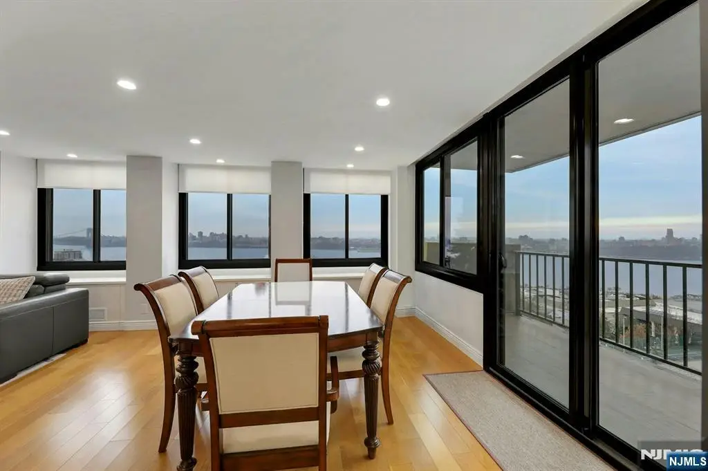 300 Winston 910, Cliffside Park, NJ 07010 - #1