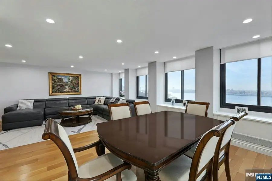 300 Winston 910, Cliffside Park, NJ 07010 - #2