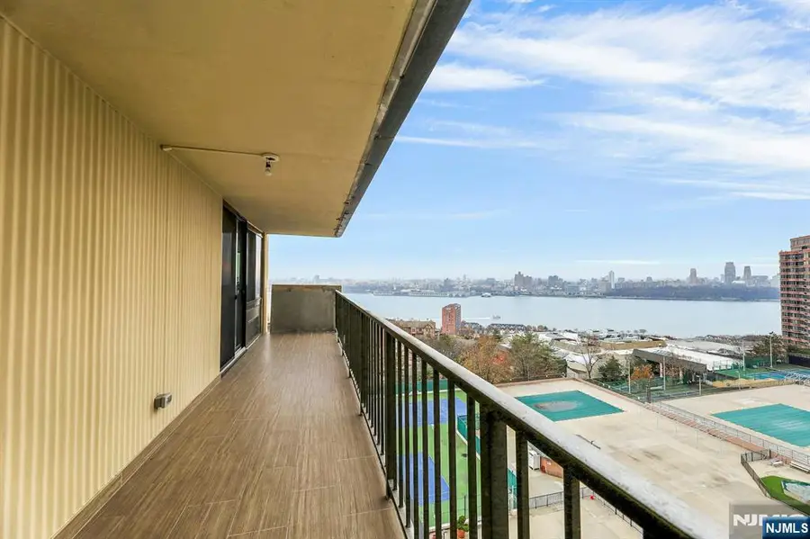 300 Winston 910, Cliffside Park, NJ 07010 - #3