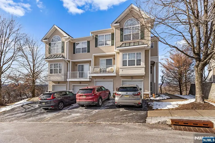 124 Ridge Drive, Pompton Lakes, NJ 07442 - Image #2