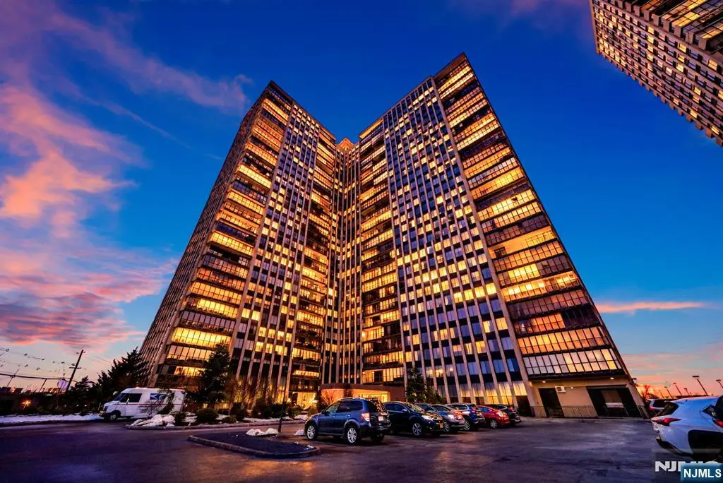 300 Winston Drive 2220, Cliffside Park, NJ 07010 - #1