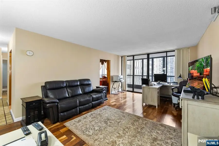 300 Winston Drive 2220, Cliffside Park, NJ 07010 - #3