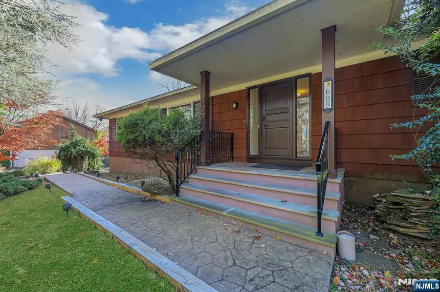 609 Echo Glen Avenue, River Vale, NJ 07675 - #2