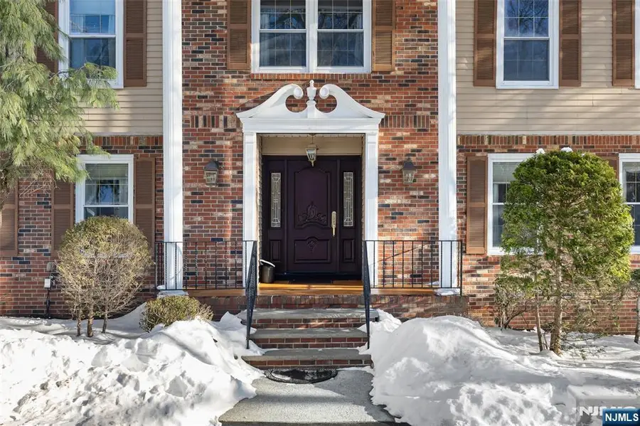 10 Moonshadow Court, Kinnelon, NJ 07405 - Image #2