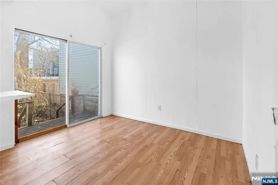 564 Hudson Avenue, Weehawken, NJ 07086 - Image #3