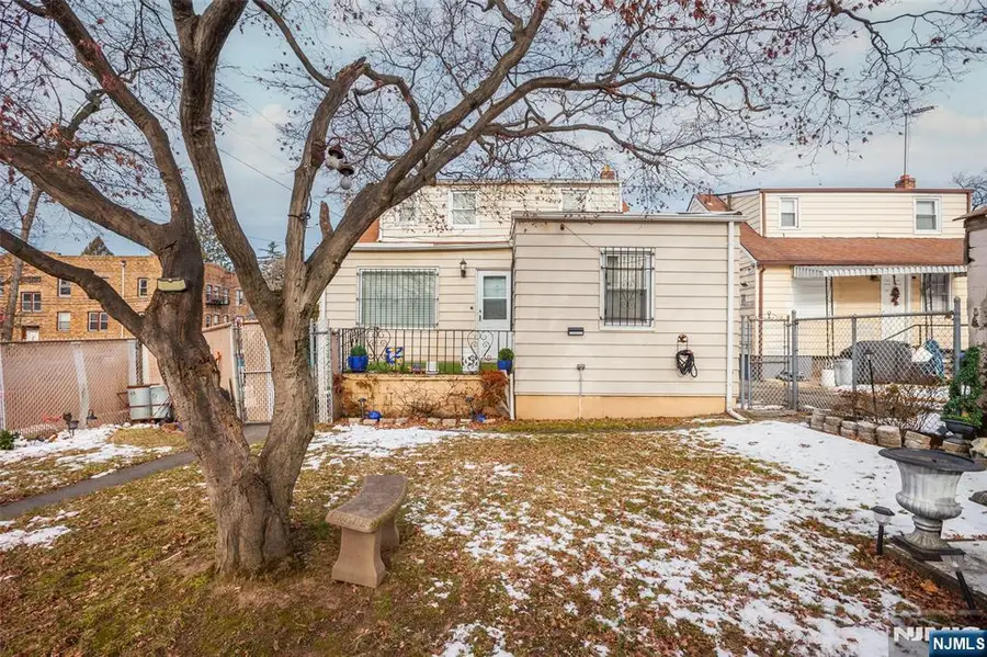 284 West End Avenue, Newark, NJ 07106 - Image #3