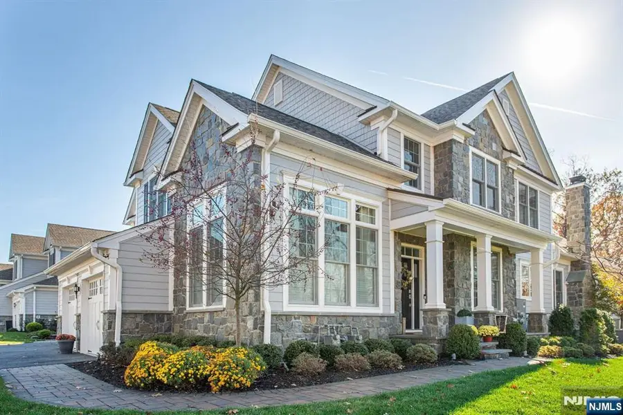 37 Spring Wolf Trail, Franklin Lakes, NJ 07417 - #2