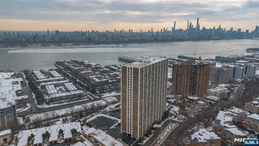 250 Gorge Road 8J, Cliffside Park, NJ 07010 - #3
