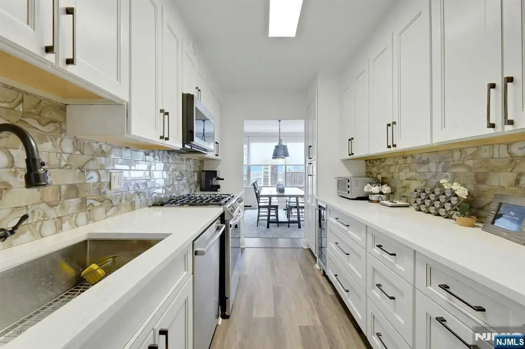 6 Horizon Road 2209, Fort Lee, NJ 07024 - #1