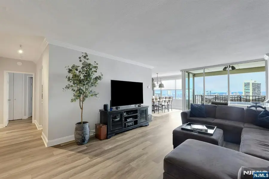 6 Horizon Road 2209, Fort Lee, NJ 07024 - #3