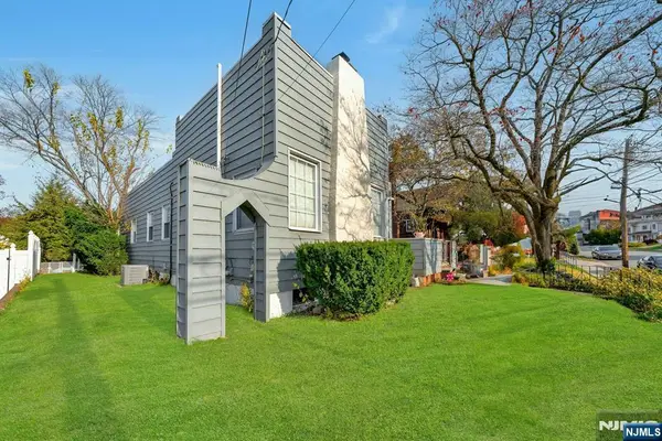 229 Baldwin Avenue, Hasbrouck Heights, NJ 07604