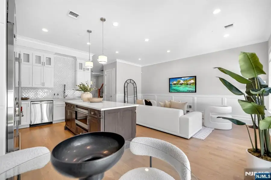 14 Gabriel Court 14, Paramus, NJ 07652 - Image #3