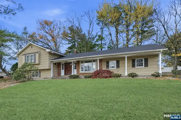 55 Somerset Drive, Woodcliff Lake, NJ 07677