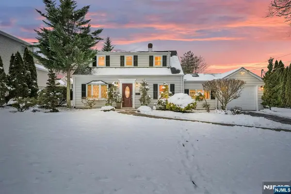 22 Woodlot Road, Wayne, NJ 07470