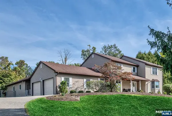 15 Cobbler Lane, Mahwah, NJ 07430