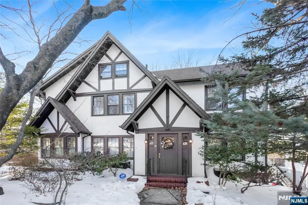 20 Paulin Boulevard, Leonia, NJ 07605 - #1