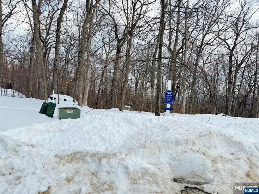 18 Wiltshire Drive, Boonton Township, NJ 07005 - #3