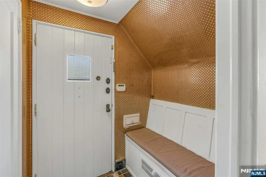 1 Grange Court, Teaneck, NJ 07666 - #2