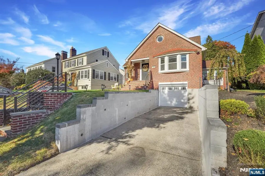 180 Highfield Lane, Nutley, NJ 07110 - Image #2