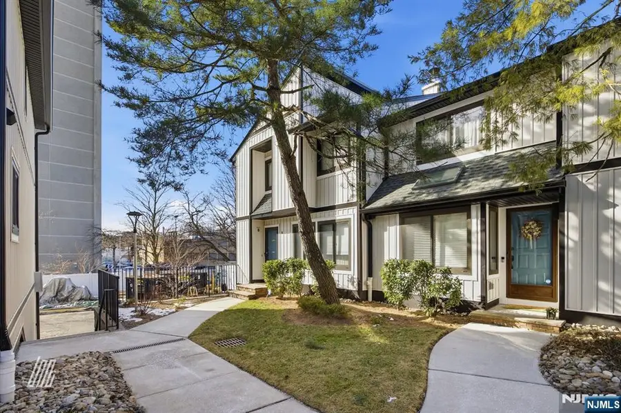 1511 John Street, Fort Lee, NJ 07024 - #3