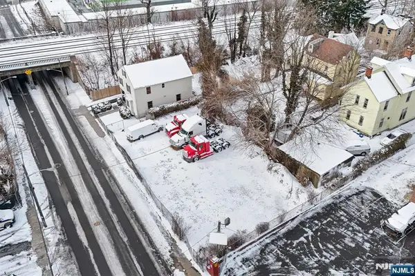 27 Oakwood Avenue, Orange, NJ 07050