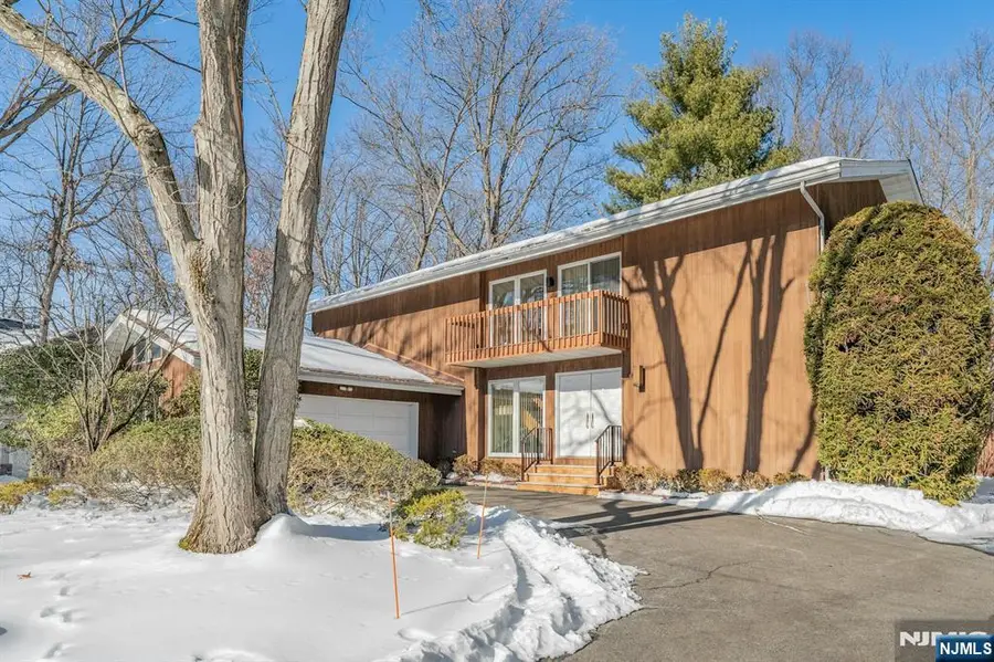 566 Faletti Way, River Vale, NJ 07675 - #3