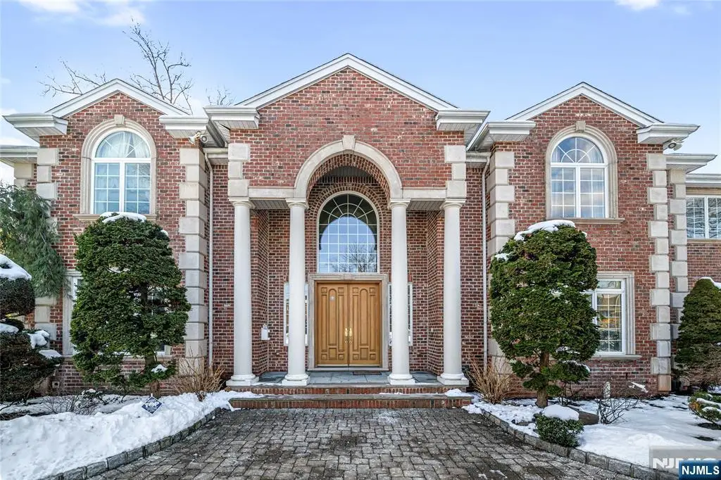 21 Priscilla Lane, Englewood Cliffs, NJ 07632 - #1