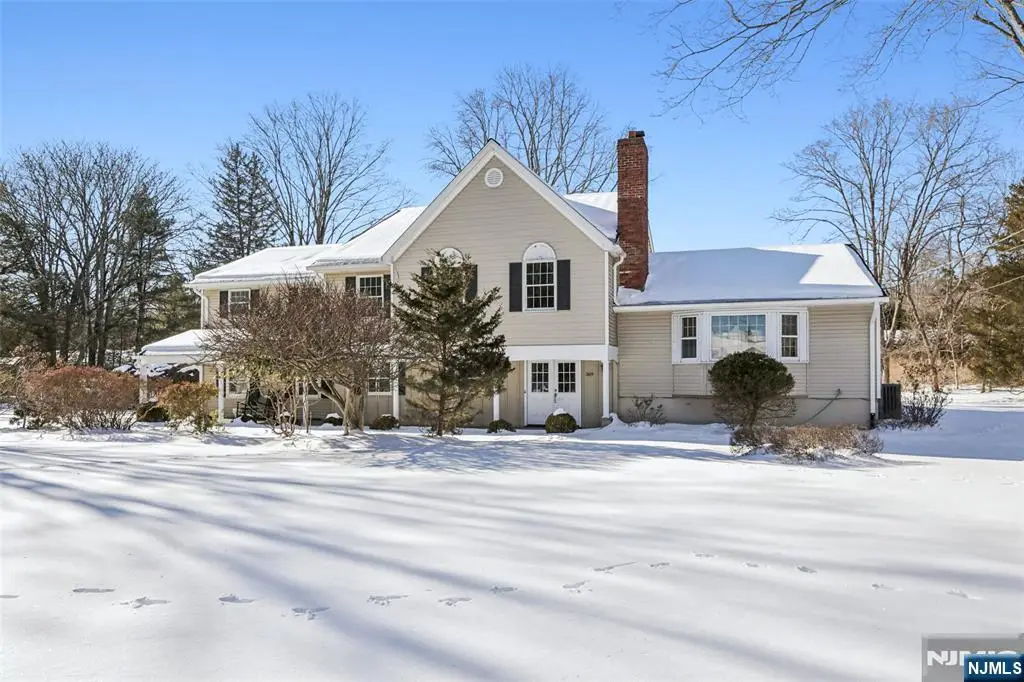 369 W Saddle River Road, Upper Saddle River, NJ 07458 - Image #1
