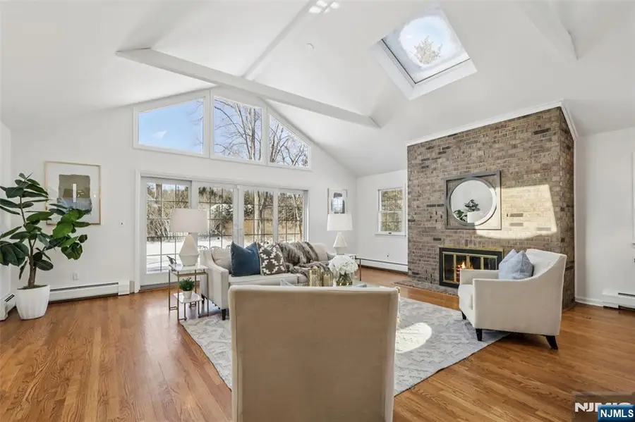 369 W Saddle River Road, Upper Saddle River, NJ 07458 - Image #2