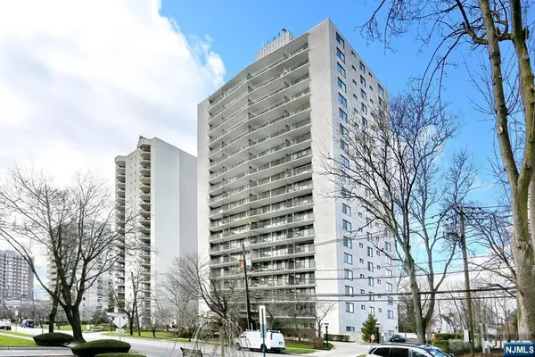 277 Prospect Avenue 18H, Hackensack, NJ 07601