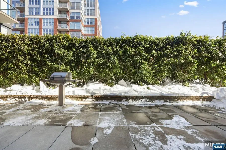 1100 Maxwell Lane 422, Hoboken, NJ 07030 - Image #2