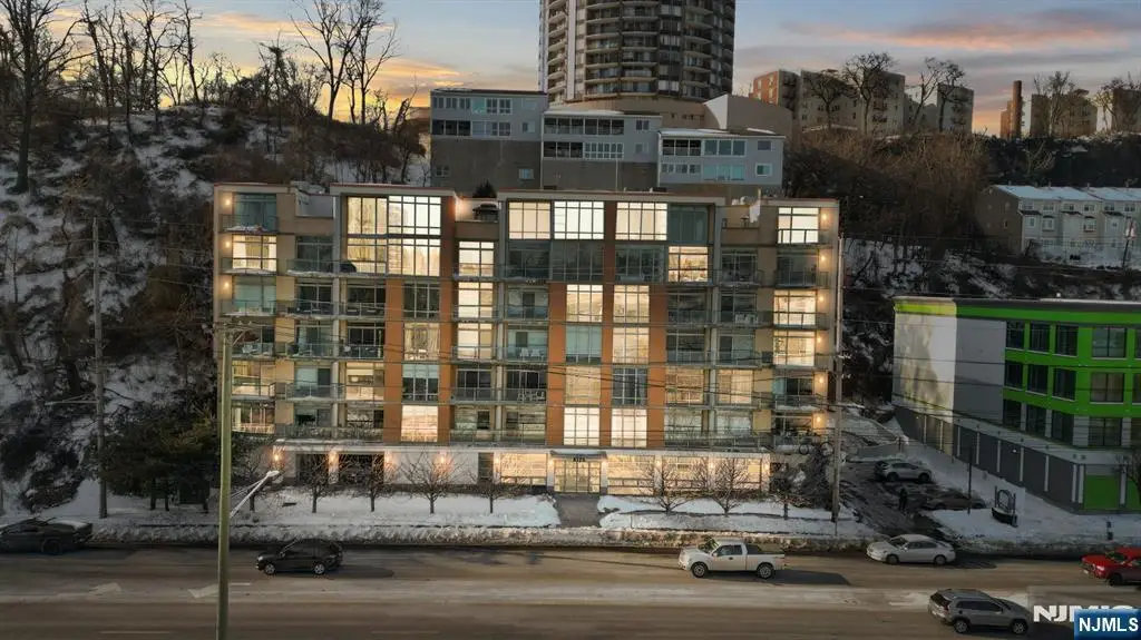 8125 River Road 4E, North Bergen, NJ 07047 - #1