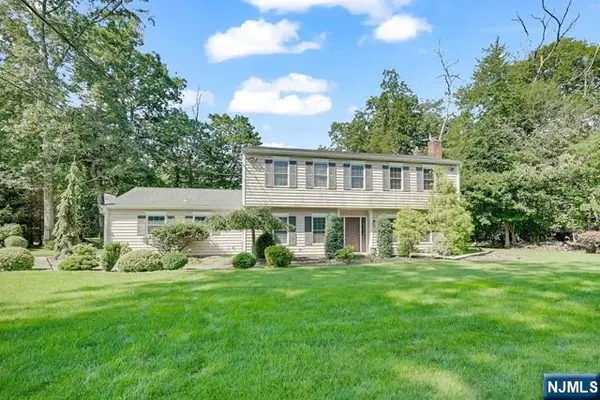 100 Lake Street, Upper Saddle River, NJ 07458