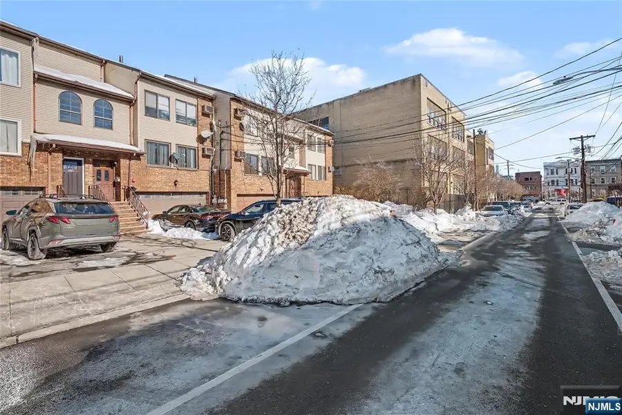 222 Roosevelt Street, Union City, NJ 07087 - Image #3