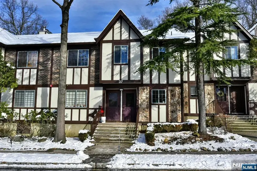 3707 Mark Twain Way, Mahwah, NJ 07430 - #2