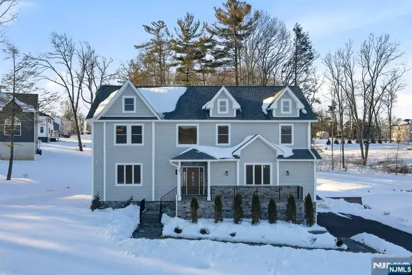 29 Eagles Nest Terrace, West Milford, NJ 07480