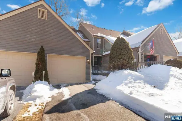 16 D Quincy Lane, West Milford, NJ 07480