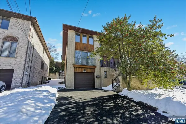 1496 15th Street, Fort Lee, NJ 07024