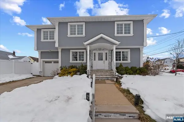 86 Hillman Drive, Elmwood Park, NJ 07407