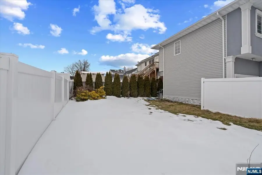 86 Hillman Drive, Elmwood Park, NJ 07407 - #3