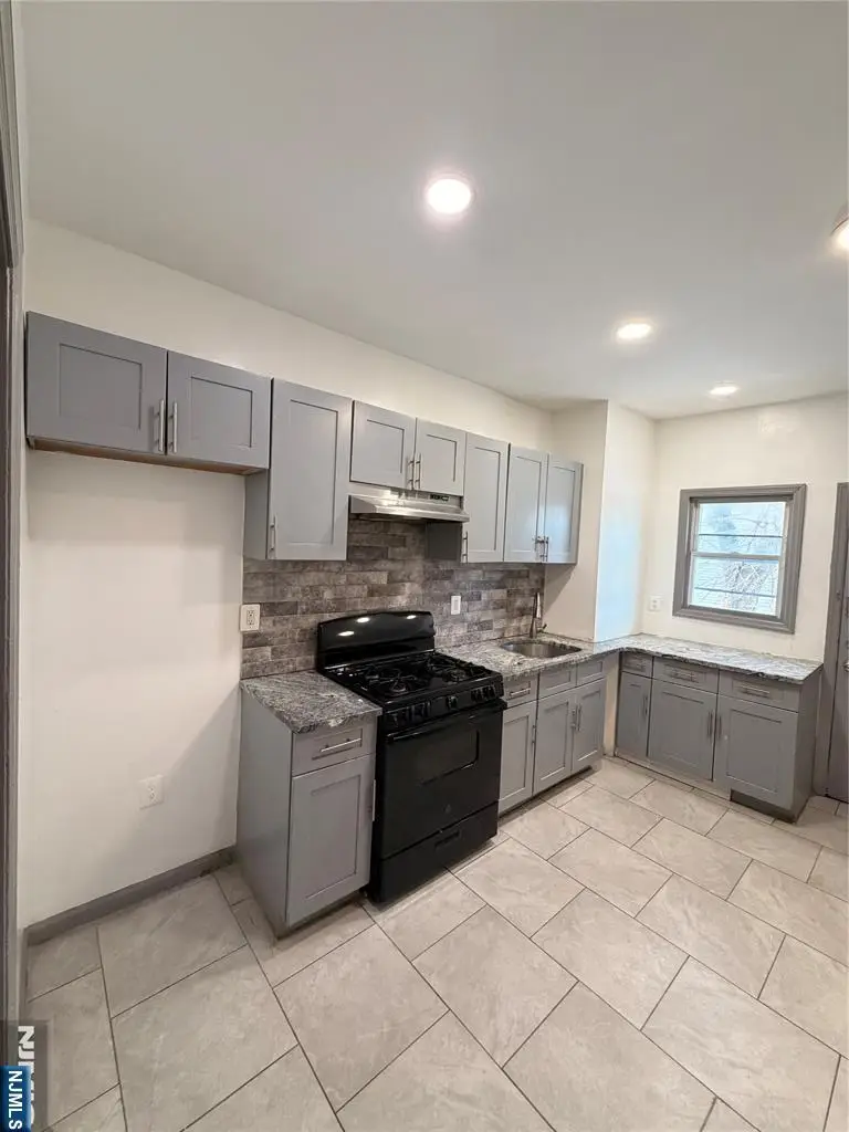 133 Mallory Avenue, Jersey City, NJ 07304 - #3
