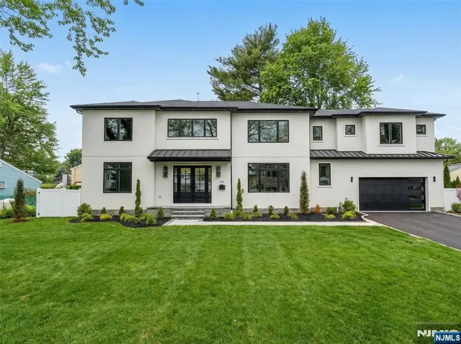 623 Alberta Drive, Paramus, NJ 07652 - #2