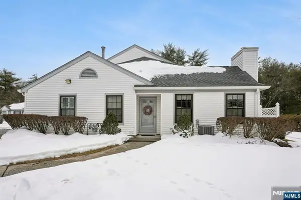 79 Konight Court 79, Mahwah, NJ 07430