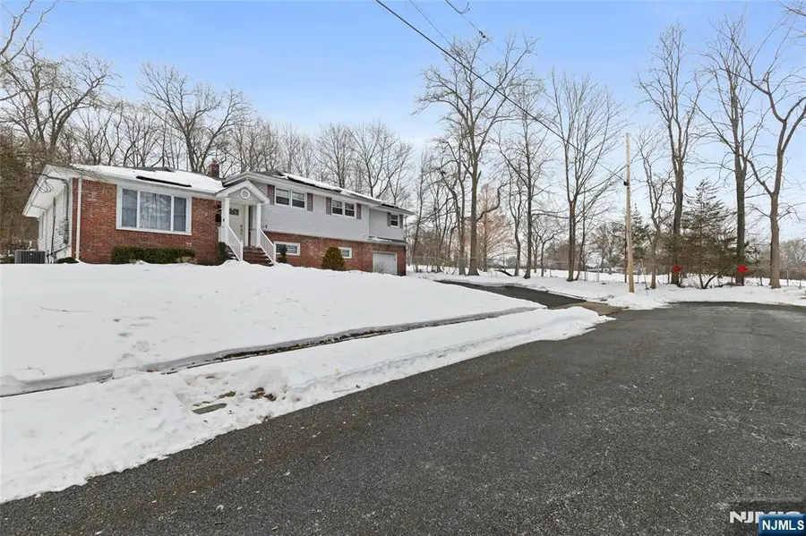 27 Viewpoint Road, Wayne, NJ 07470 - #3