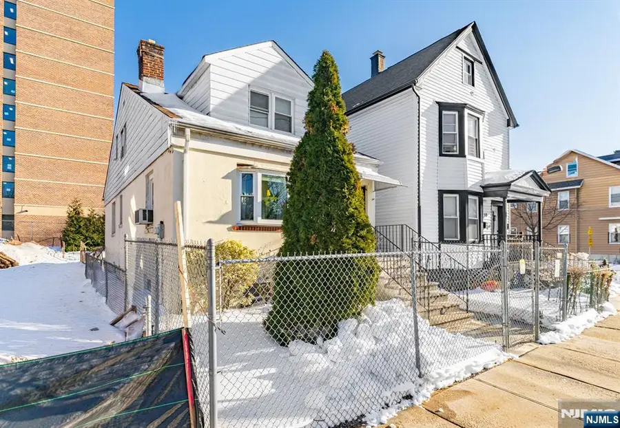 52 Oak Avenue, Irvington, NJ 07111 - #3