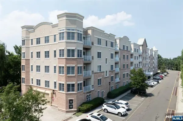 1305 Windsor Park Court 305, Englewood, NJ 07631